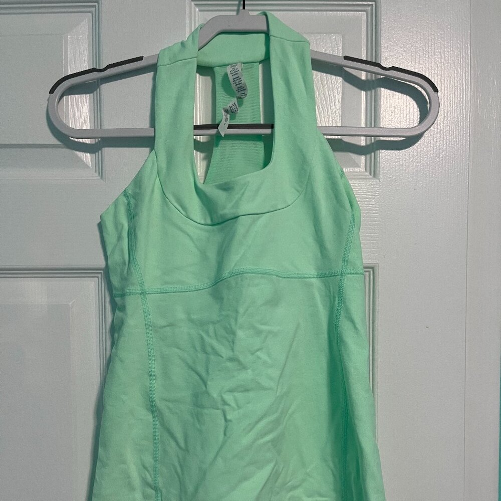 NWOT Lululemon scoop neck tank